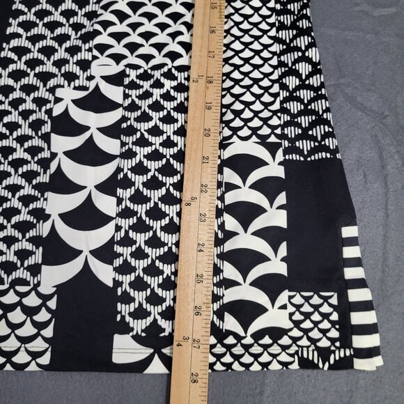 J. McLaughlin Womens SZ M Catalina Cloth Geometric Print Black White Tunic Top - Picture 8 of 9